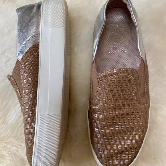 Vince Camuto loafer sneaker, size 7.5 - Picture 4 of 12